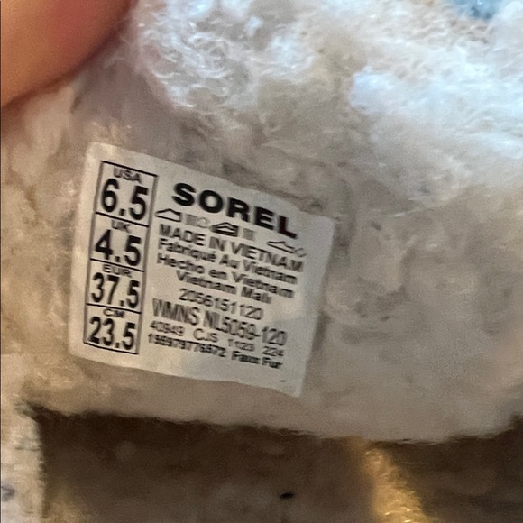 Sorel Cream Fleece Footwear - Picture 10 of 11